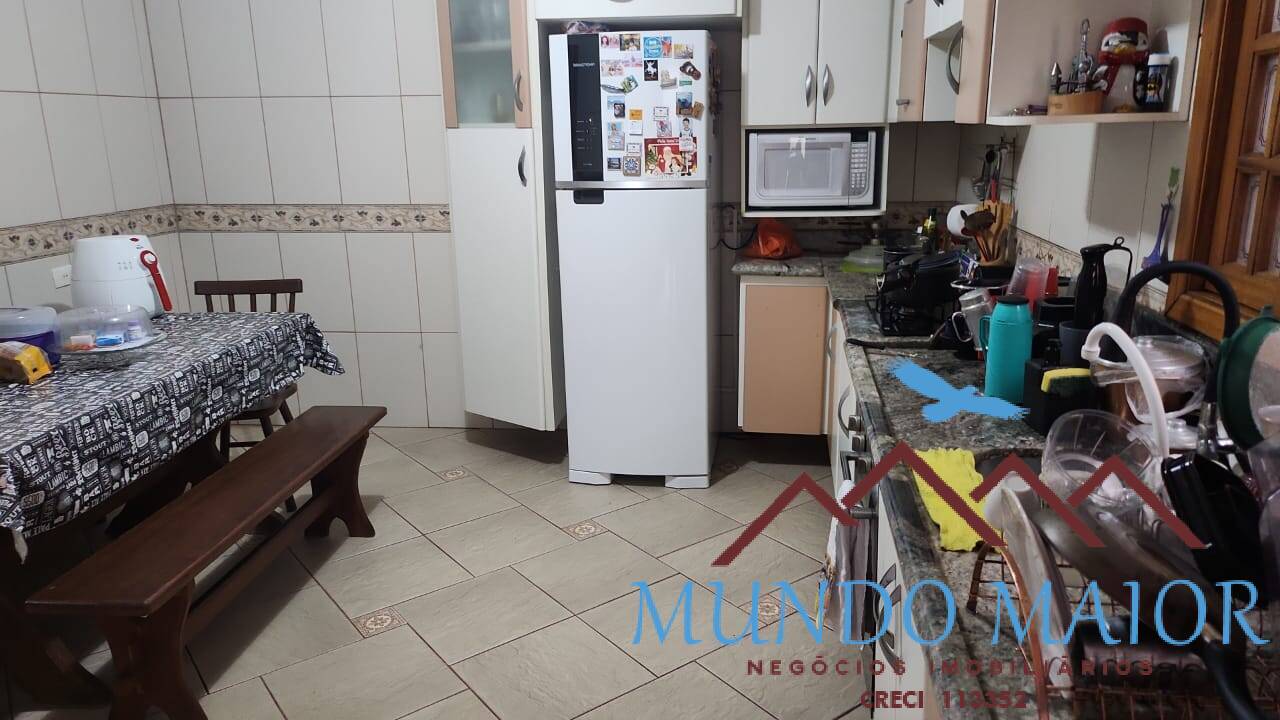 Casa, 4 quartos, 168 m² - Foto 1