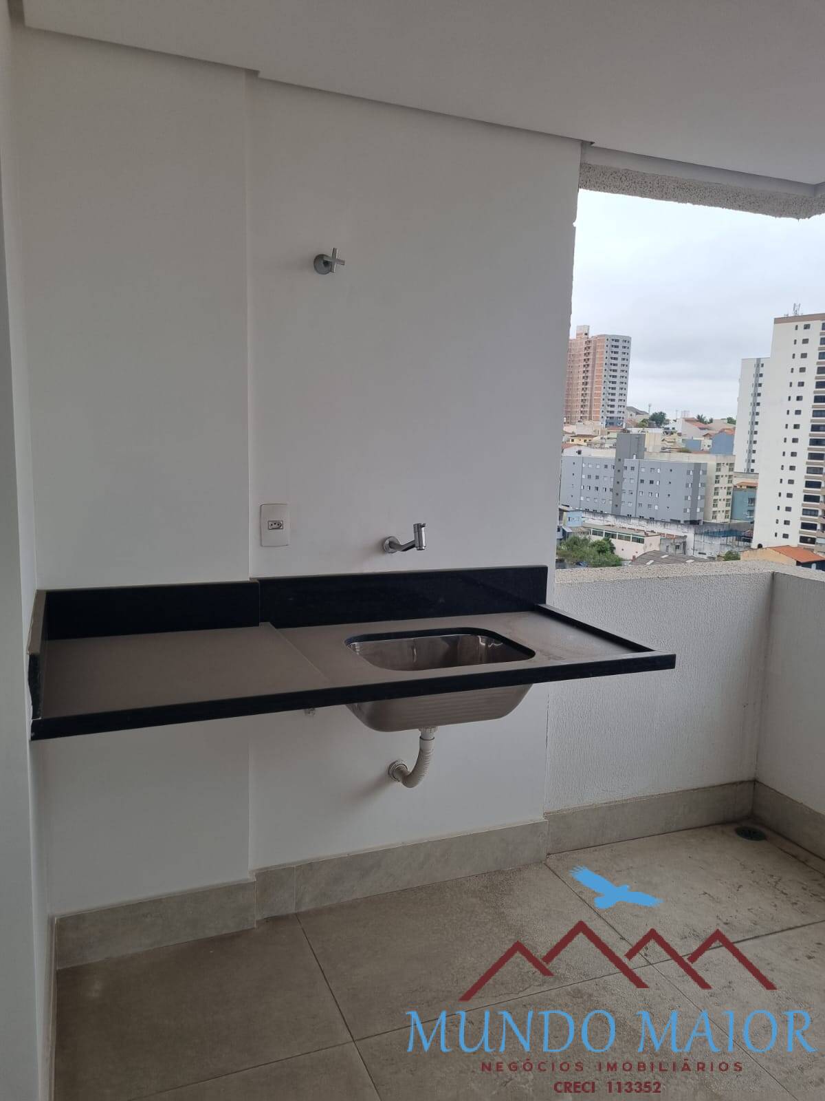 Apartamento à venda com 2 quartos, 67m² - Foto 3