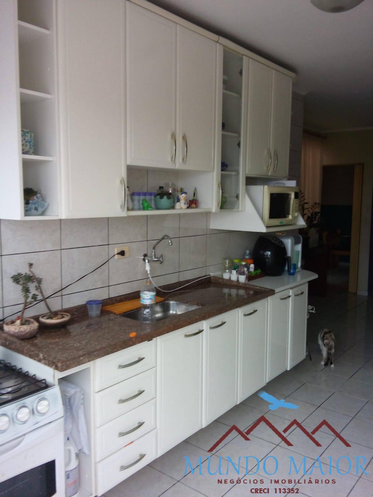 Casa à venda com 6 quartos, 260m² - Foto 1