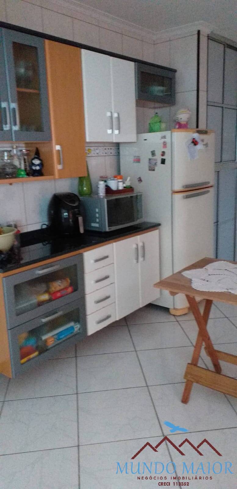 Casa à venda com 6 quartos, 260m² - Foto 3
