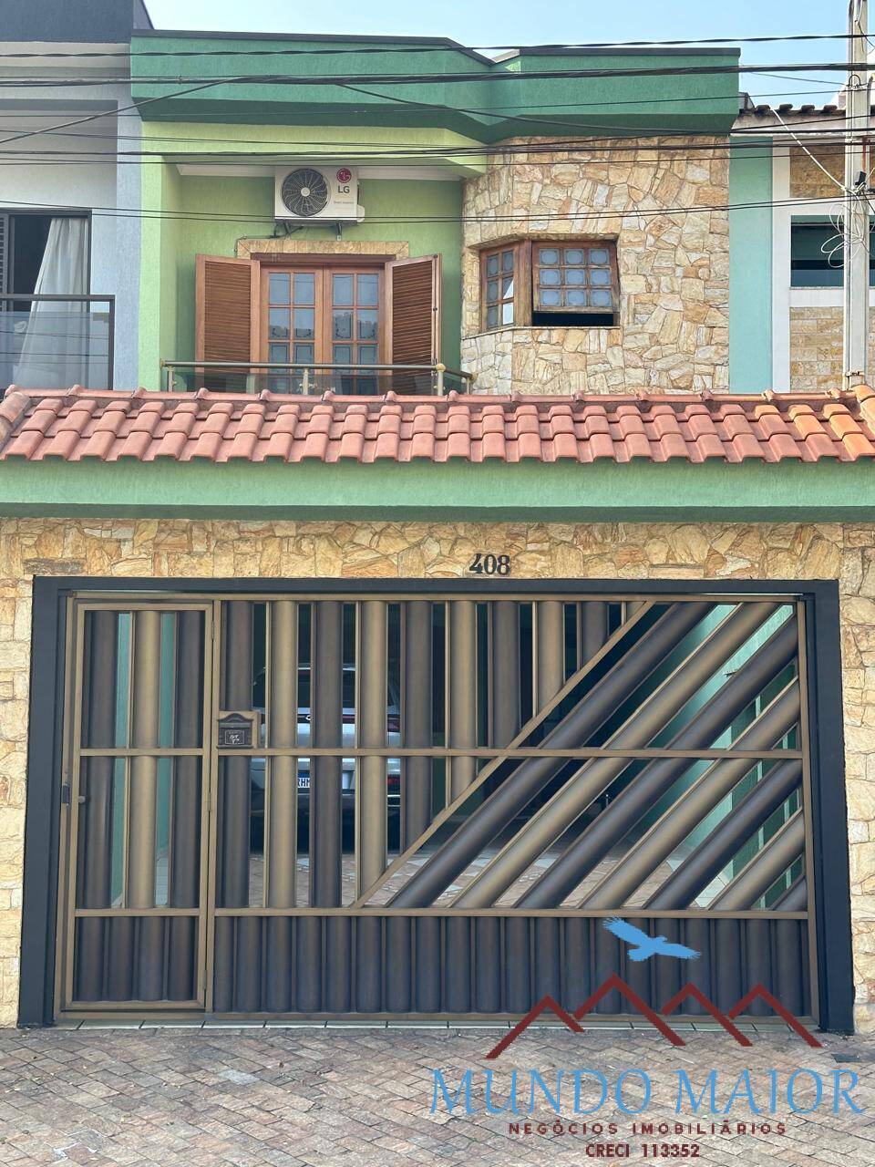 Casa à venda com 3 quartos, 195m² - Foto 1