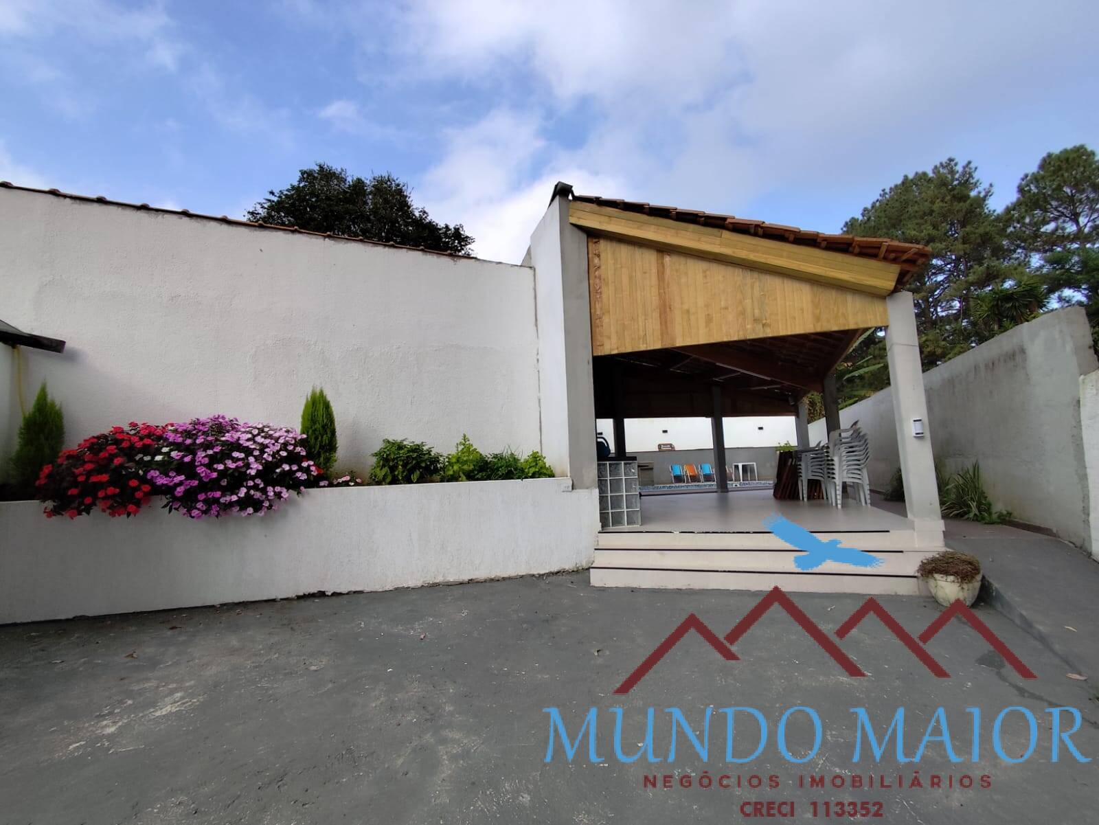 Casa à venda com 3 quartos, 800m² - Foto 2