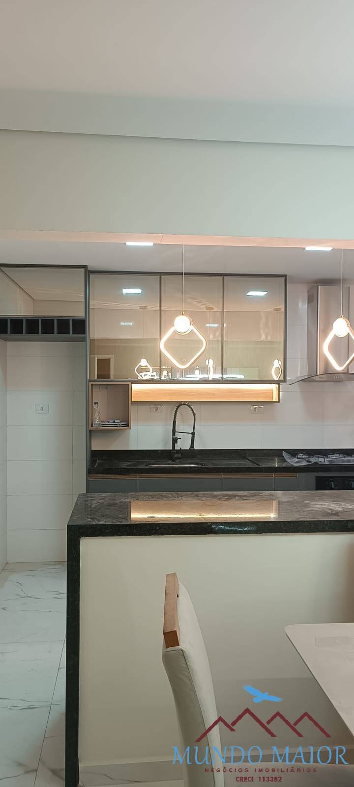 Apartamento à venda com 3 quartos, 90m² - Foto 1