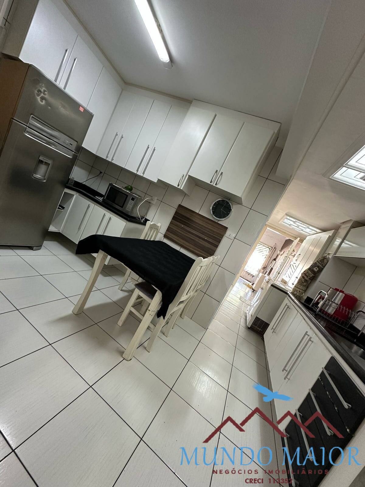 Casa à venda com 5 quartos, 295m² - Foto 3